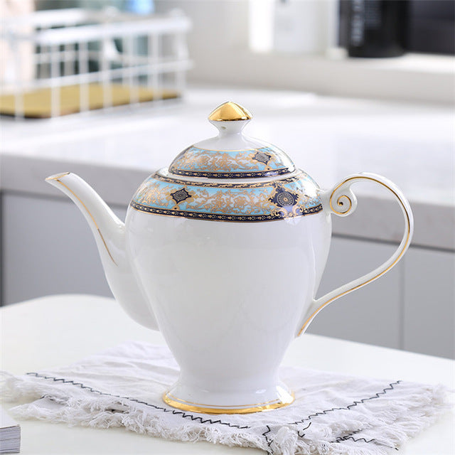 Royal Vintage China Tea Pot With Infuser 