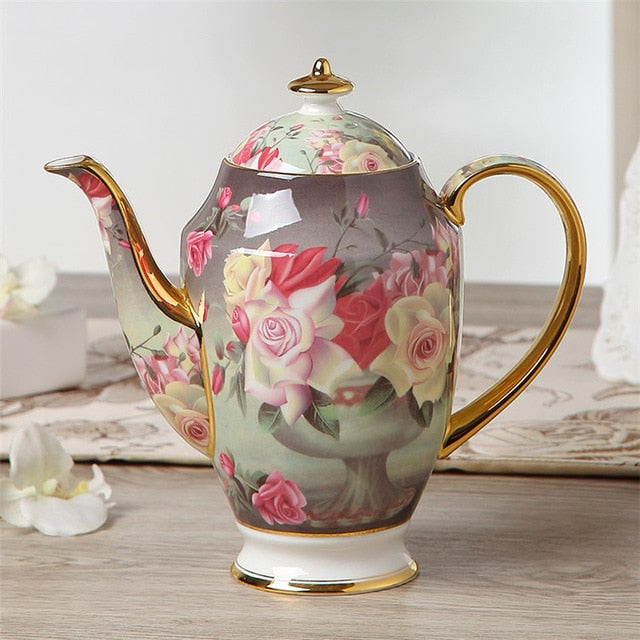 Royal Vintage China Tea Pot With Infuser 