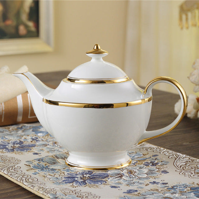 Royal Vintage China Tea Pot With Infuser 